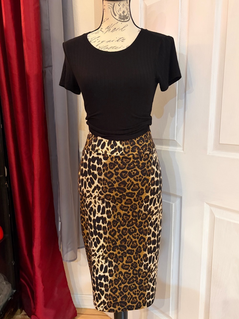 Forever 21 Leopard Print High Waisted Midi Pencil Skirt